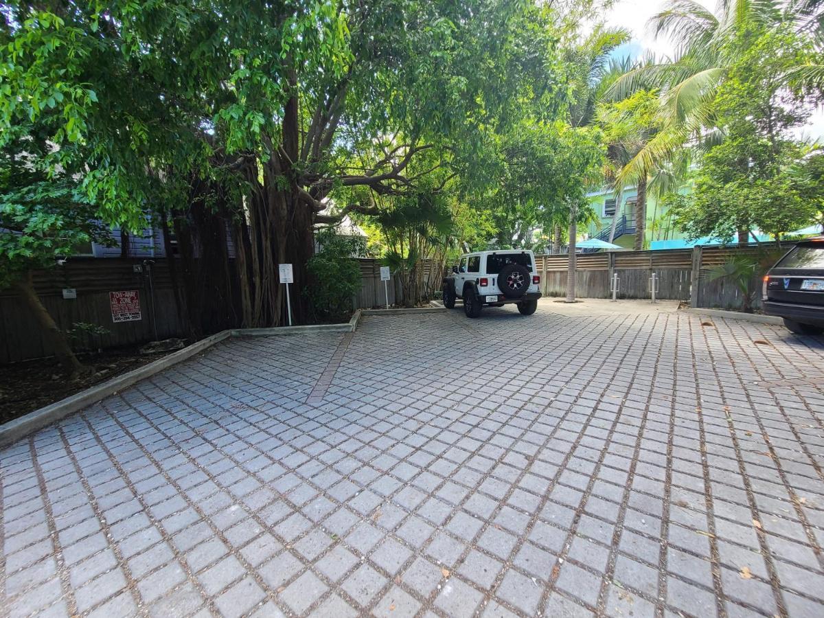 Duval Street Suite W Parking And Pool Key West Eksteriør billede