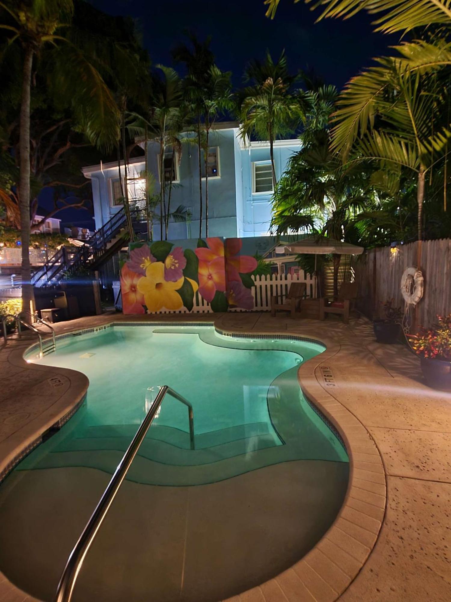 Duval Street Suite W Parking And Pool Key West Eksteriør billede