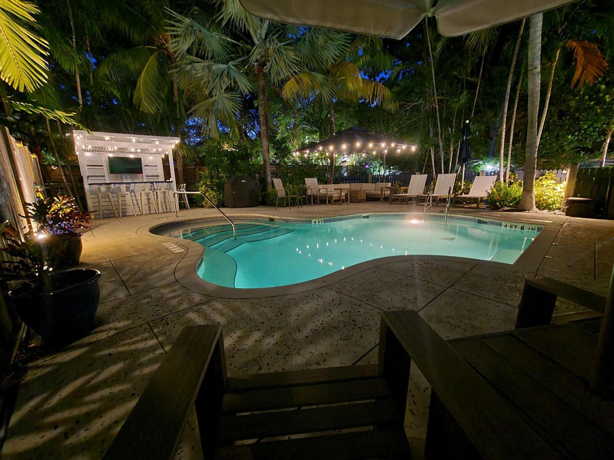 Duval Street Suite W Parking And Pool Key West Eksteriør billede